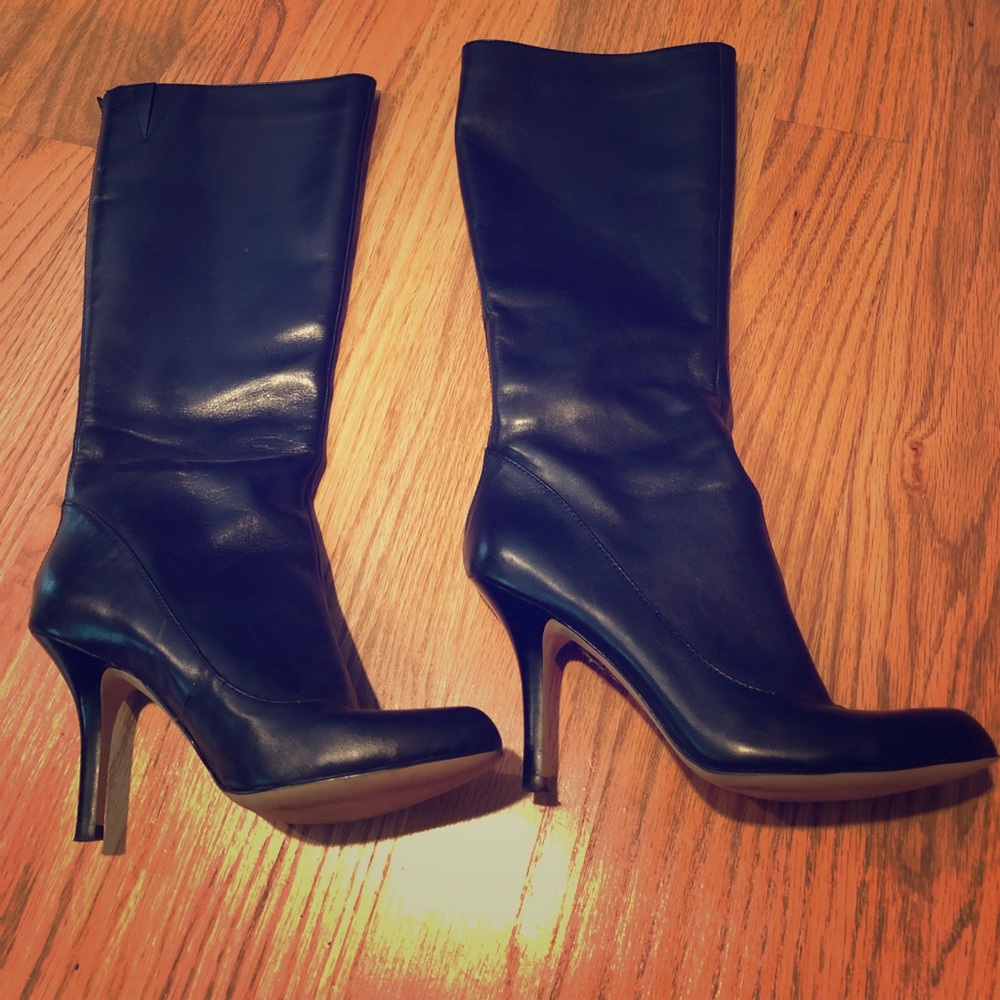Anne Klein black leather zip boots size 8